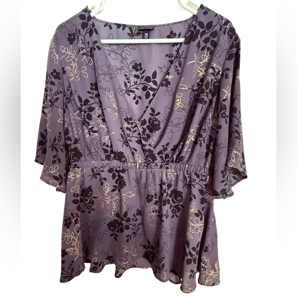 Torrid Floral V-Neck Peplum Top, Size 00 (M/L 10), Purple/Black/Gold - Picture 2 of 5